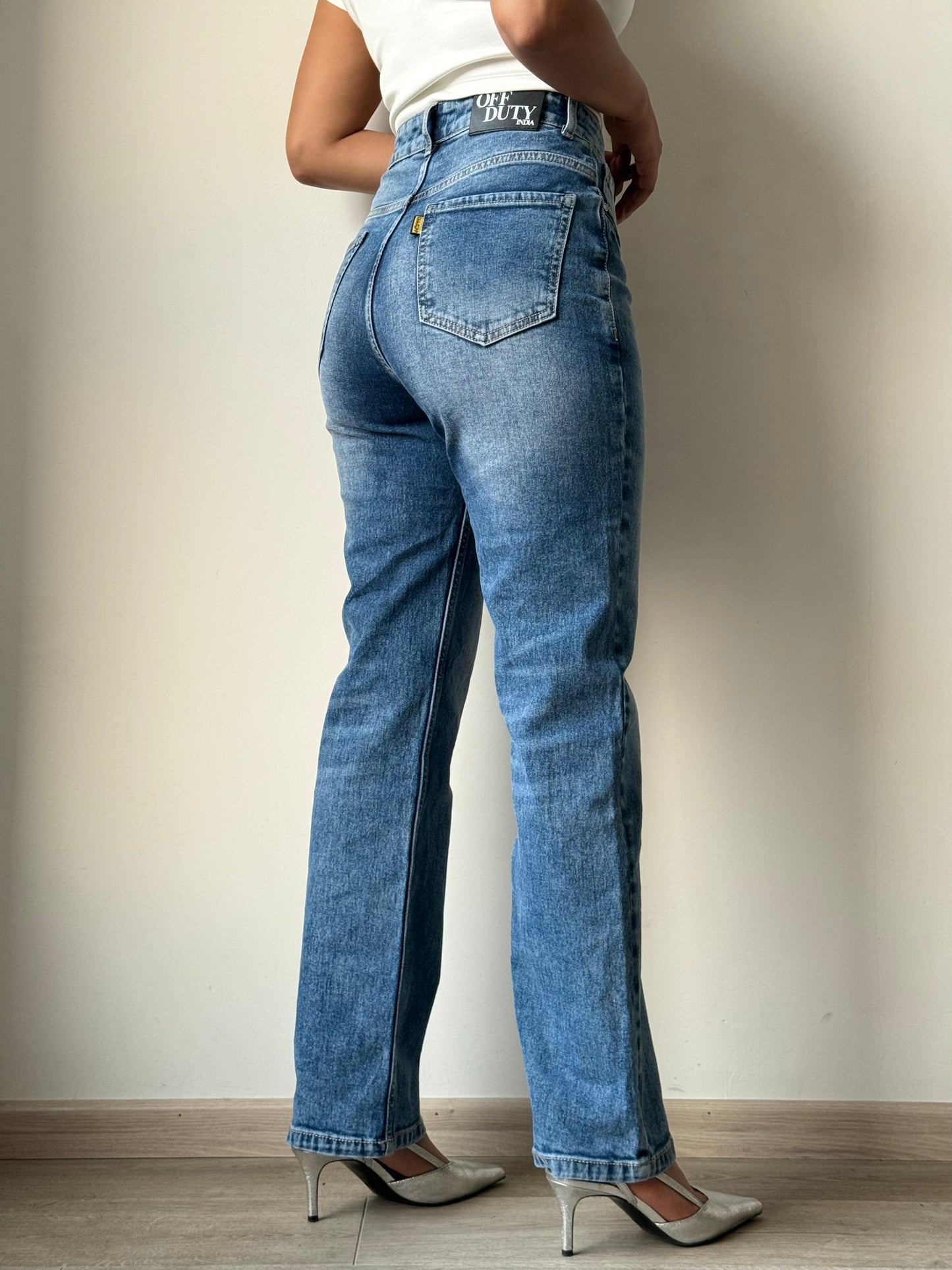 Sleek Tailored Straight Fit Jeans